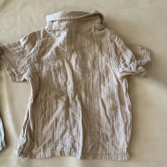 Bundle of boy neutral H&M and old navy shirts - Picture 9 of 14